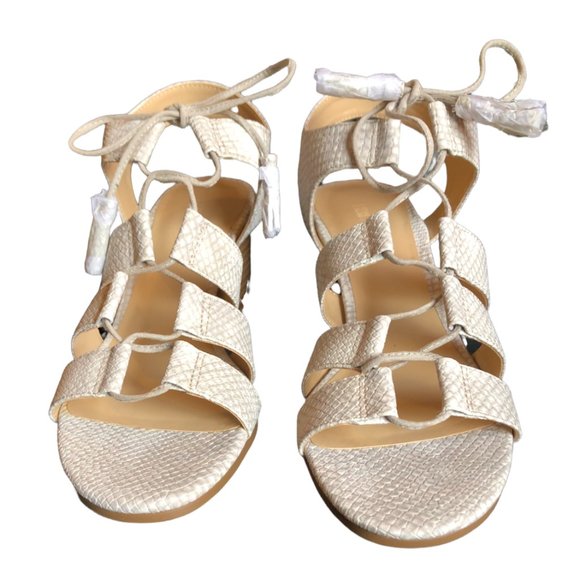 NWT-Expression off-white-taupe-gray sandals size 10 - Picture 2 of 7